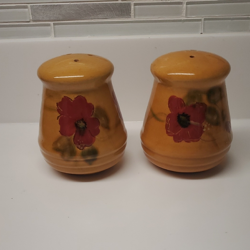 Charming Floral Ceramic Shakers